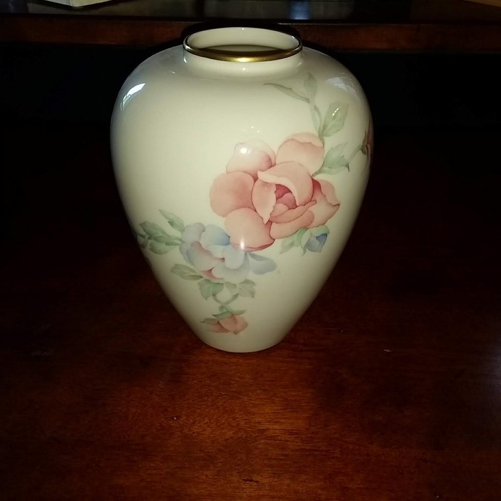 Lenox China Chatsworth Floral Vase Medium
